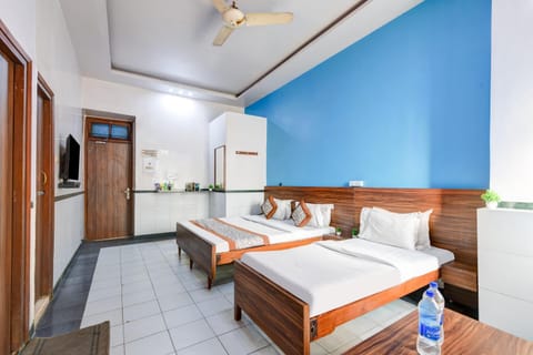 Bed, TV and multimedia, Photo of the whole room, Bedroom, wardrobe, air conditioner