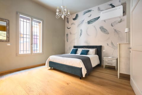 Bed, Bedroom, air conditioner
