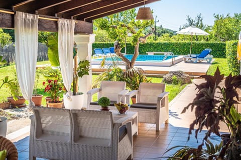Balcony/Terrace, Pool view, sunbed