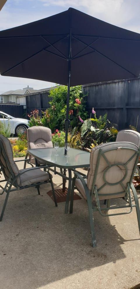 Garden, Bathroom, sunbed