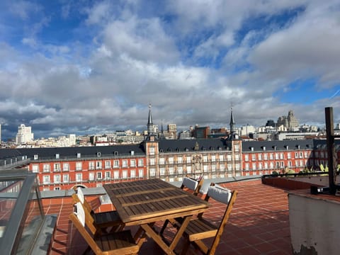 Property building, Off site, Day, View (from property/room), Balcony/Terrace, City view