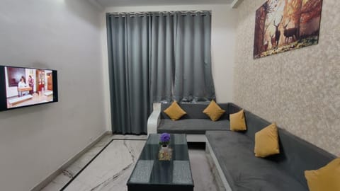 Communal lounge/ TV room, TV and multimedia, Living room, Photo of the whole room, Seating area