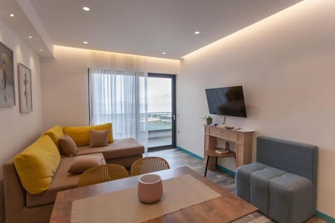 Communal lounge/ TV room, TV and multimedia, Living room, Seating area, Evening entertainment