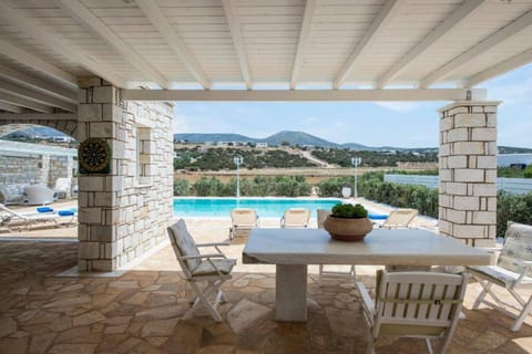 Villa Dionysos in Aliki House in Paros, Greece