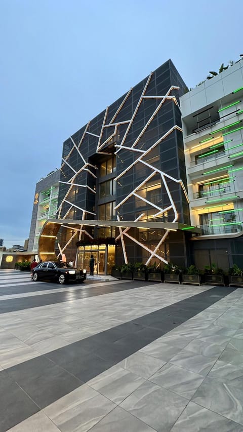 Property building, Facade/entrance, Day