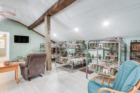 Bunkhouse-Style Studio in Elkins Near ATV Trails! Apartment in Arkansas