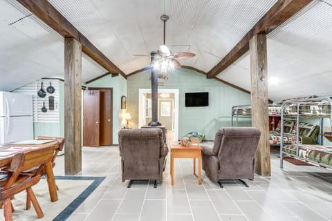 Bunkhouse-Style Studio in Elkins Near ATV Trails! Apartment in Arkansas