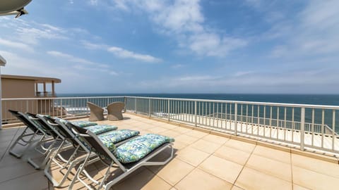 BBQ facilities, Balcony/Terrace, Balcony/Terrace, Dining area, Sea view, sunbed
