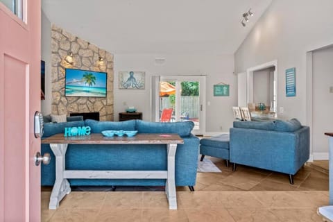 Saltwater Oasis - Large Pool House in Jacksonville Beach