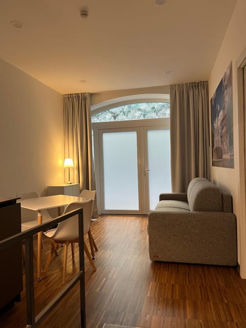 Living room, Seating area, Dining area, hair dresser