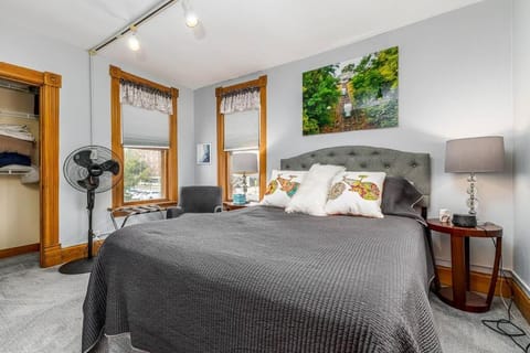 The Dubuque House - Historic Downtown Location! House in Dubuque