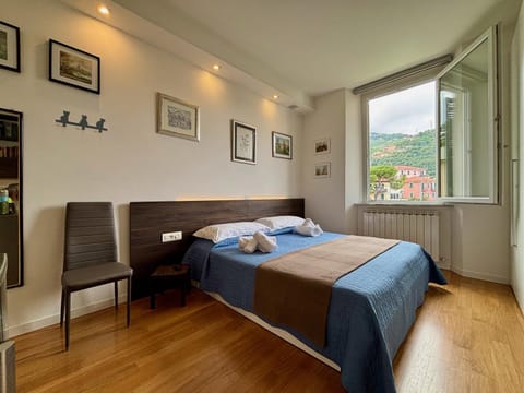 Bed, Natural landscape, Photo of the whole room, Bedroom, Mountain view, towels