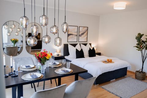 Bed, Living room, Food