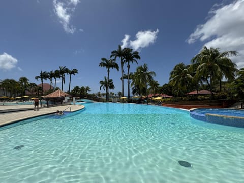Day, Swimming pool, sunbed