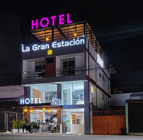 Property building, Night, Property logo or sign, Logo/Certificate/Sign, Street view, Location