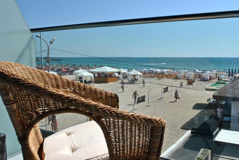 Facade/entrance, View (from property/room), Balcony/Terrace, Beach, Sea view