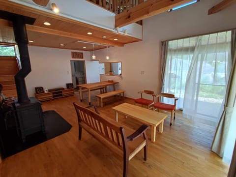 TV and multimedia, Living room, Dining area, internet