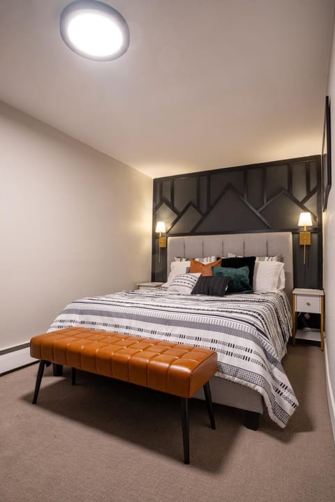 Rocky Mountain Haven-Modern 2BD, 1BA Basement Retreat in Lakewood Apartment in Lakewood