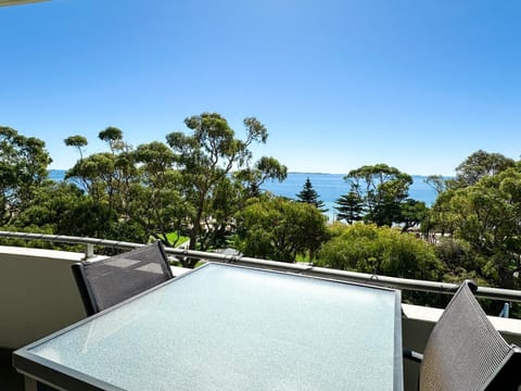 View (from property/room), Balcony/Terrace, Sea view
