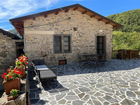 Agriturismo Montagna Verde Apella Apartment in Province of Massa and Carrara