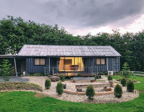 Property building, Day, Natural landscape, Garden