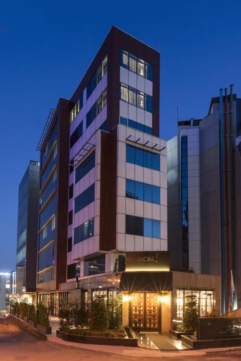 Property building, Night, Location