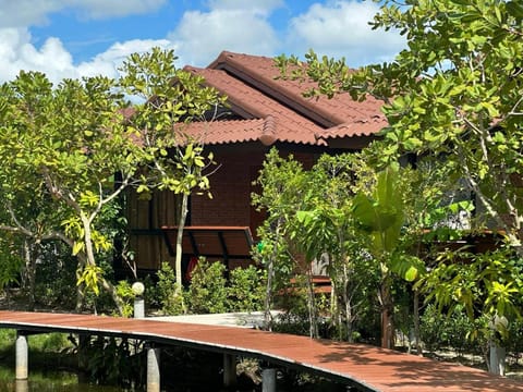 Property building, Day, Natural landscape, Garden, Garden view
