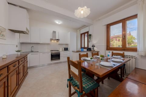 Kitchen or kitchenette, Dining area, dishwasher, oven, stove
