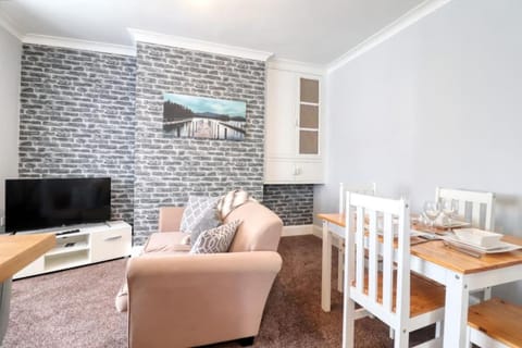 Highfield House cosy 4 bedroom House in Scunthorpe