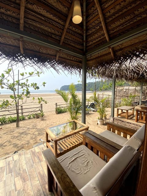 Natural landscape, Balcony/Terrace, Beach, Sea view, sunbed