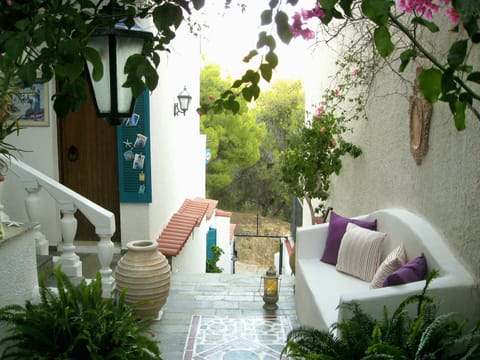 Decorative detail, Seating area