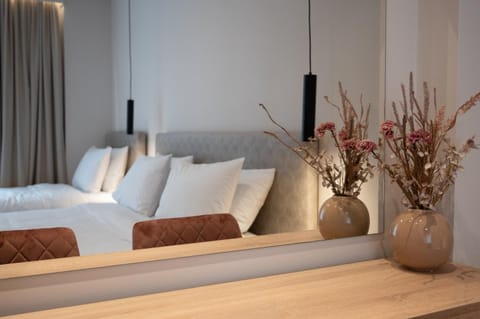 Photo of the whole room, hair dresser