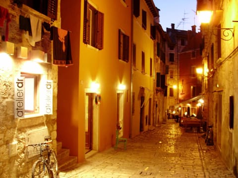 Facade/entrance, Night