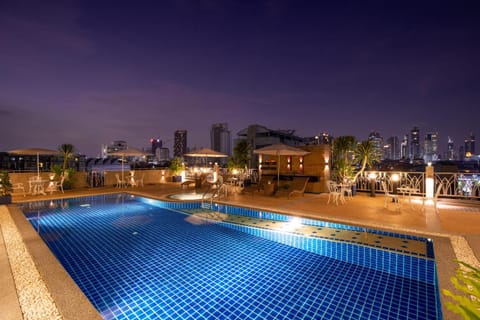 Swimming pool