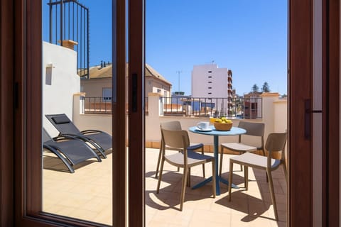 Balcony/Terrace, Balcony/Terrace, sunbed