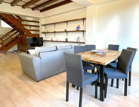 Living room, Seating area, Dining area