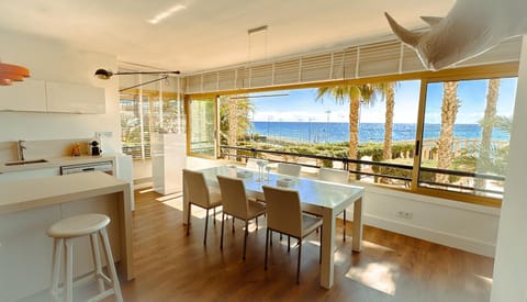 Natural landscape, Kitchen or kitchenette, Dining area, Sea view