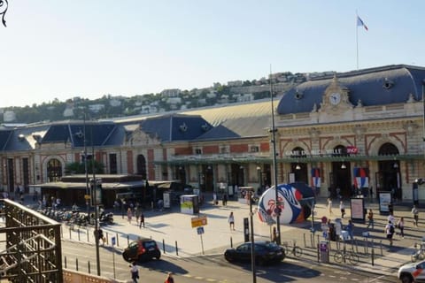 Day, Neighbourhood, Street view, Location