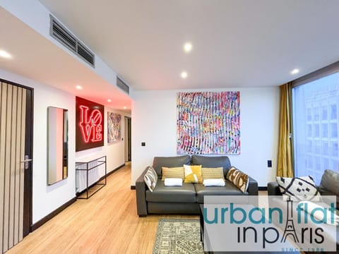 Urban Flat 129 - Art Love Champs-Elysees Apartment in Paris