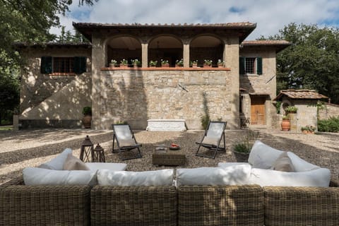 Property building, View (from property/room), Balcony/Terrace, Seating area