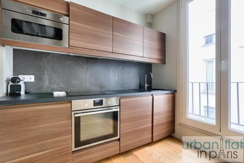 Urban Flat 70 - Authentic 3BDR Parisian Flat Apartment in Paris