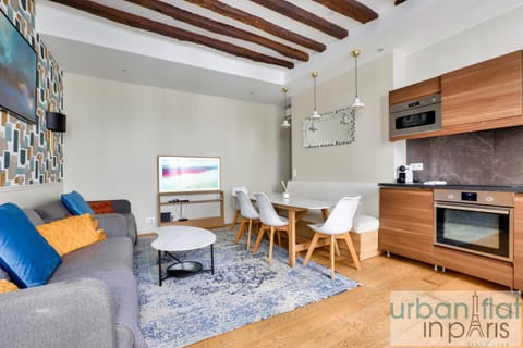Urban Flat 70 - Authentic 3BDR Parisian Flat Apartment in Paris