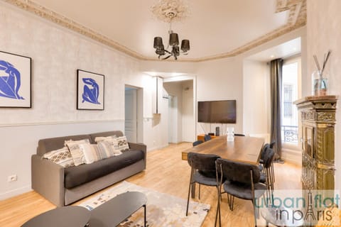 Urban Flat 57 - Luxury 4BDR Parisian Flat in Paris Apartment in Paris