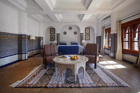 Dining area, Food