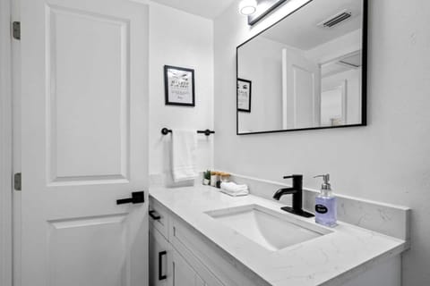 The Peaceful VILLAGE unit#2 House in Plant City