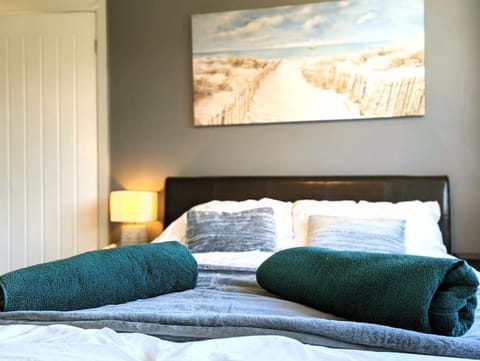 Spacious lovely 3 Bed House in Keyworth Nottingham suit CONTRACTORS OR FAMILY House in England