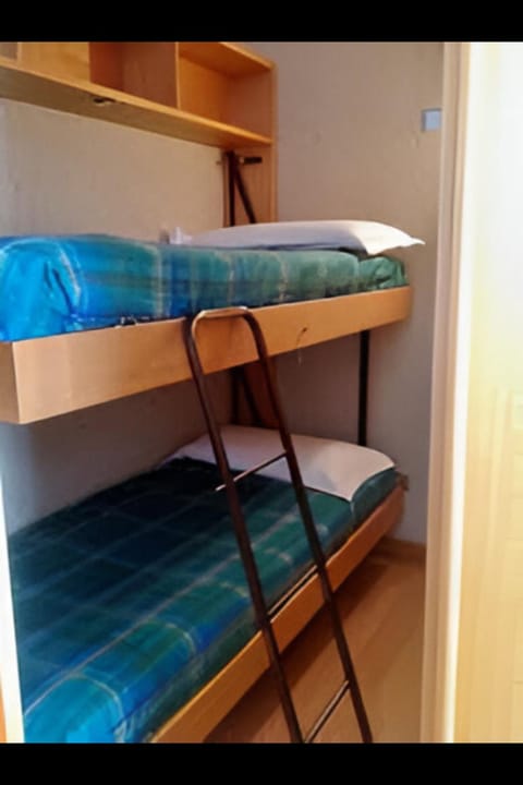 bunk bed