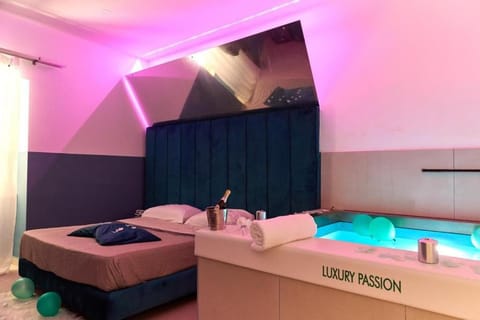 Hot Tub, Bedroom