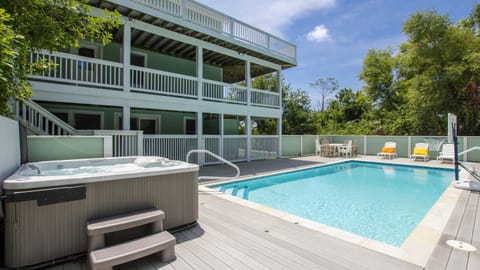 Soundfront, ELEV, Private Pool, Pool Table, Water Views, VOH1, Soundly Sea-Cluded House in Corolla