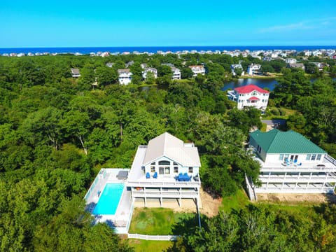 Soundfront, ELEV, Private Pool, Pool Table, Water Views, VOH1, Soundly Sea-Cluded House in Corolla